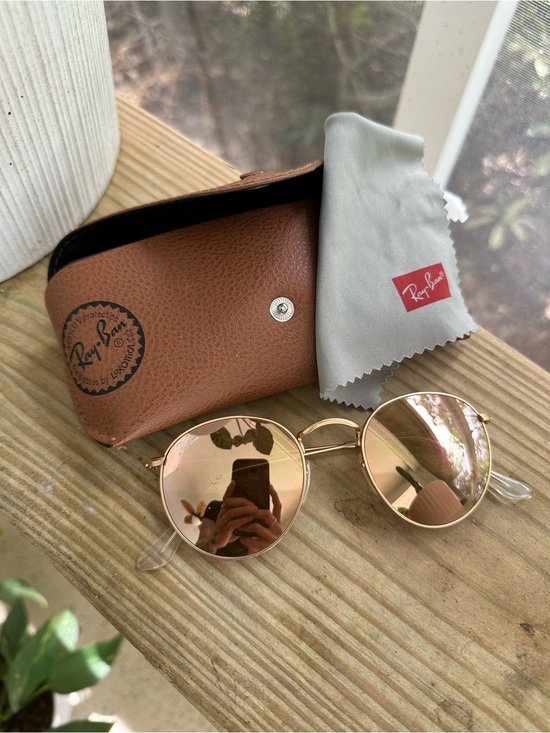 Ray-Ban Gold Frame Sunglasses with Rose Gold Mirrored Lenses main image 5